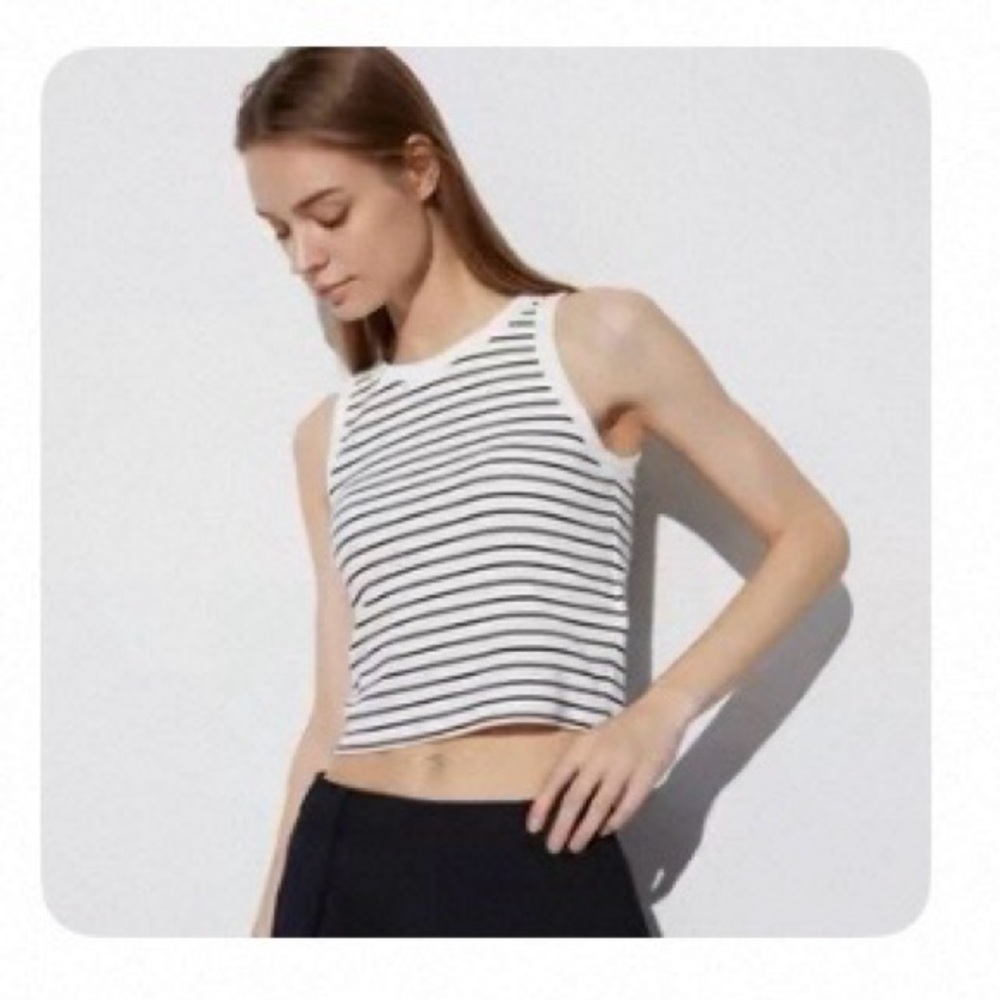 Uniqlo RIBBED CROPPED BRA TOP